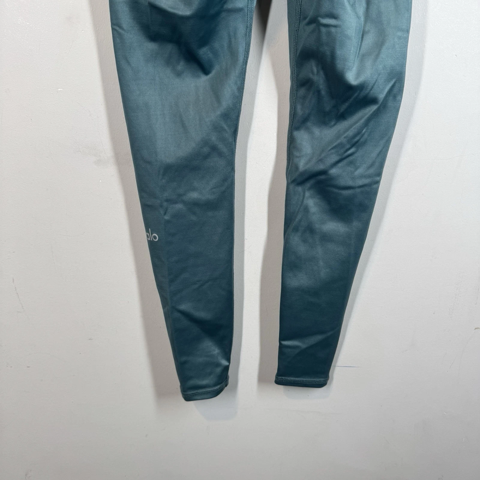 alo-yoga high waist airbrush crop fit workout fitness leggings