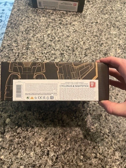 Transformers Generations Selects Legacy Voyager Cyclonus w/ Nightstick NISB - Image 2 of 3