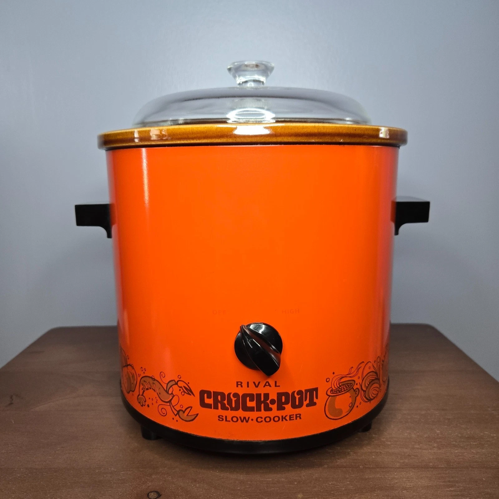 Vintage Rival Orange Crock-Pot With Glass Lid And Book/tag Very Nice