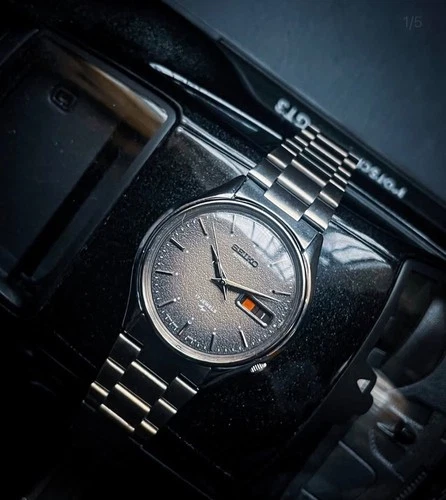 May 1984 - Seiko 7009 "Kurogane"  (黒鉄) Gray Textured Iron Smoke Dial Watch 💨