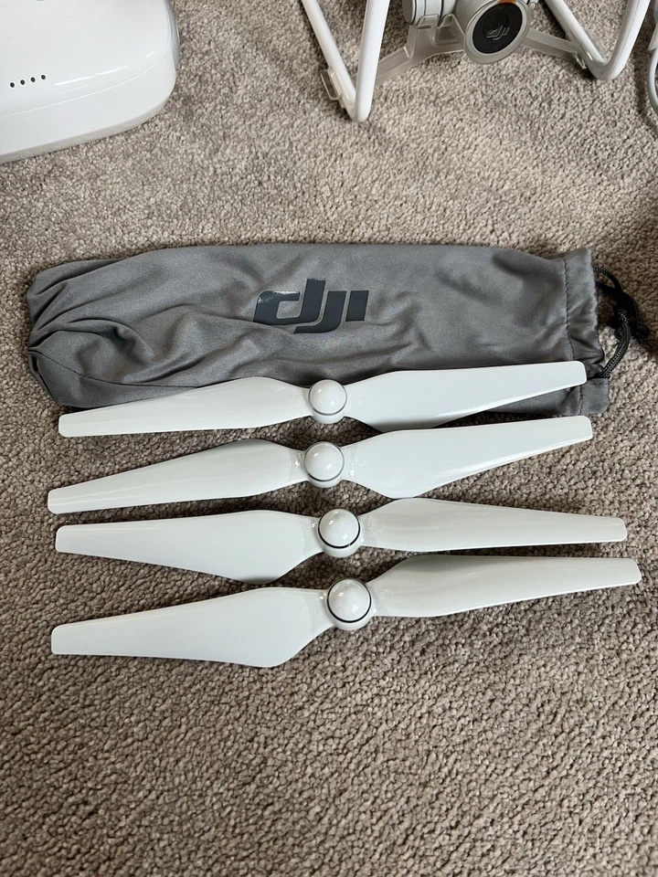 DJI Phantom 4 Pro 4K Drone with Manfrotto Bag - Image 2 of 4