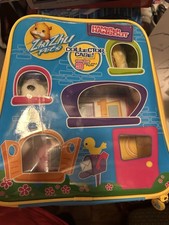 Zhu Zhu Pets Hamster Hangout Collector Carrying Case W/2 Pets 
