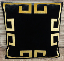 Copricuscino decorativo 4 angoli laterali velluto chiave greca bordo nero e oro