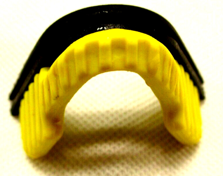 OAKLEY RAZOR BLADES BRAND NEW 1988 YELLOW NOSE PIECE VINTAGE REAL FOR BLADES WOW