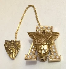 1946 UNITED STATES MILITARY ACADEMY CLASS PIN: 14K GOLD & PEARLS (HOO-AH !)