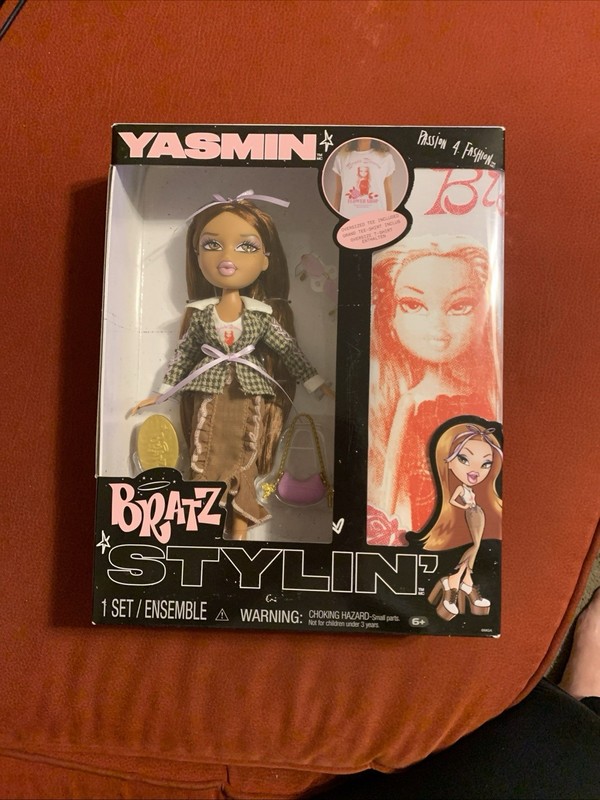 Bratz Stylin' Yasmin Fashion Doll With Accessories & Customizable T Shirt, NEW!