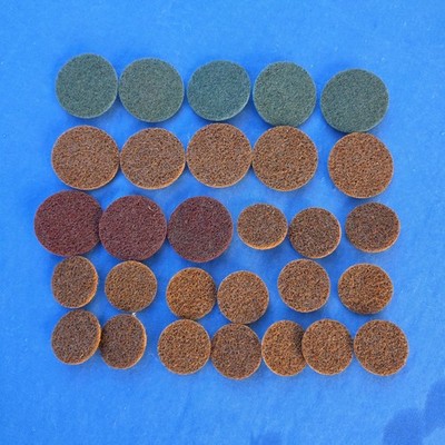 Lot of 29 3M Roloc Scotch Brite Surface Conditioning Discs  1'' & 2'' Assortment