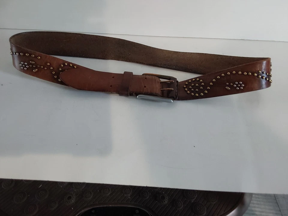 Cinturón de cuero occidental vintage diseño de tachuelas de cobre hebilla de doble lengua 38" de largo Foto 2 de 4