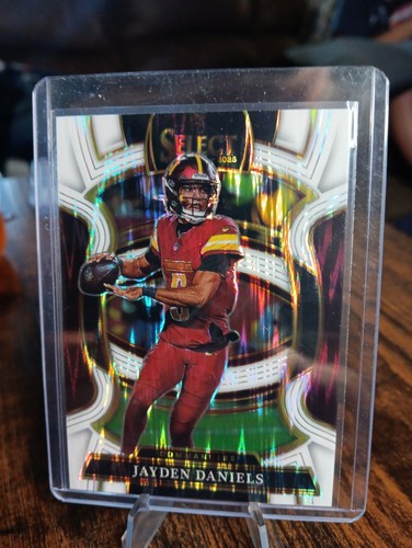 2025 Panini Select - Concourse Jayden Daniels #88 White Shock Prizm /799