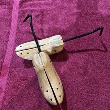Ladies M Size 7B-9A Made In Taiwan Shoe Stretcher