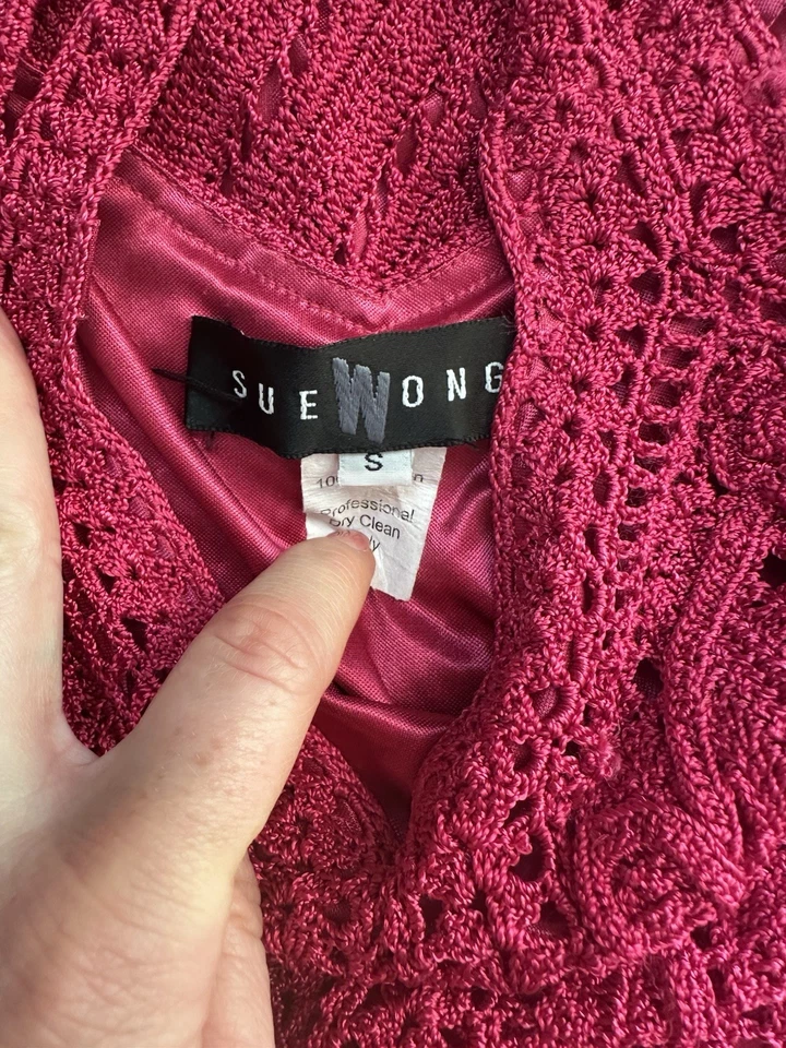 Vestido SUE WONG PRECIOSO Rosa Caliente Tejido a Crochet Hasta la Rodilla Para Mujer Talla S Rayón Foto 4 de 4