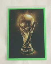 Image Sticker Cromo Trophée Coupe du Monde World Cup Trophy PANINI FIFA 365 2020