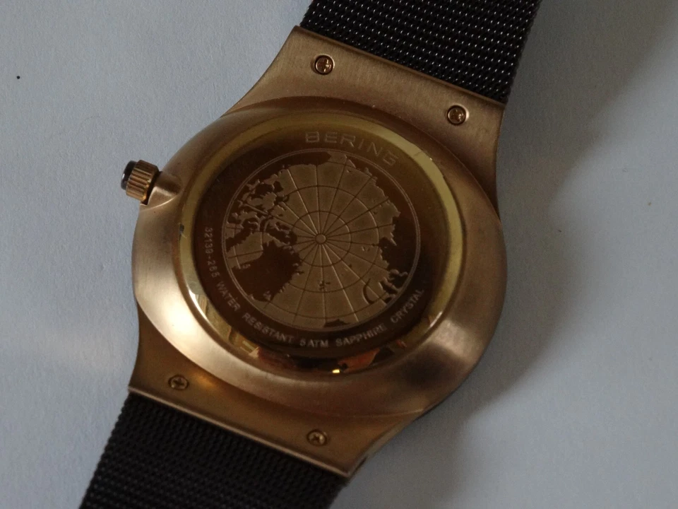 Reloj Bering 32139-265 cerámica esfera oro rosa correa de malla de acero inoxidable Foto 3 de 4