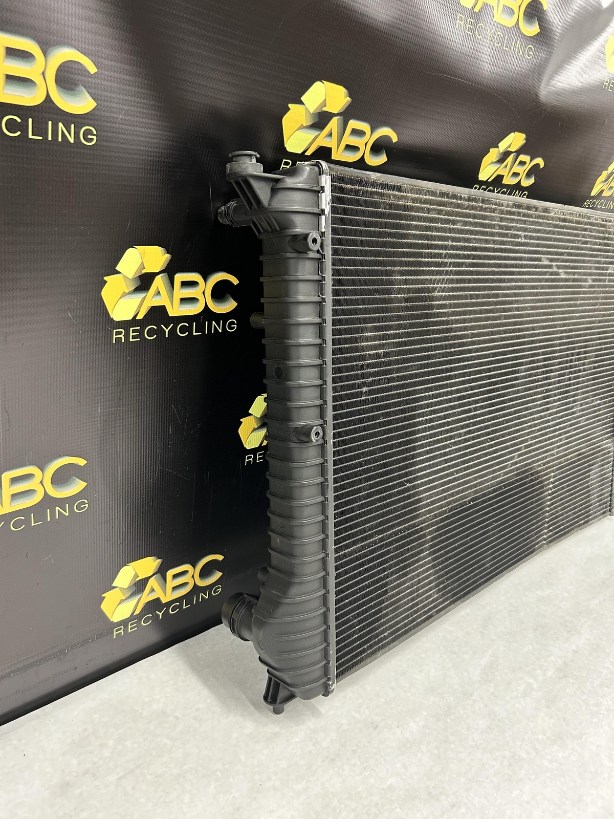 2007 Bentley Flying Spur Radiator Assembly BENTLEY 07 OEM