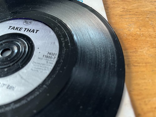 7" 45 single vinyl record - 1992 TAKE THAT - A million love songs - RCA - Picture 2 of 5