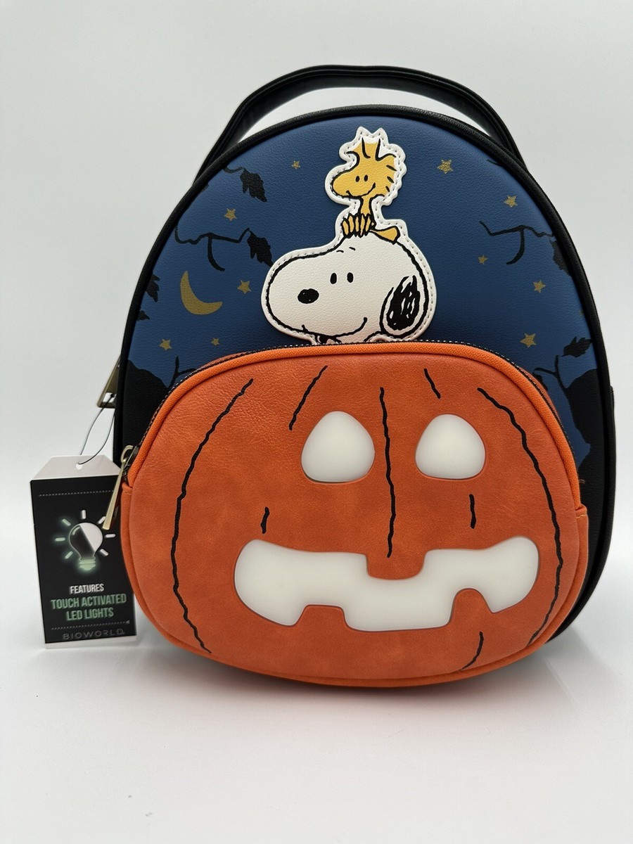 Peanuts Snoopy & Woodstock The Great Pumpkin Convertible Light-Up Mini Backpack Peanuts women main image 3