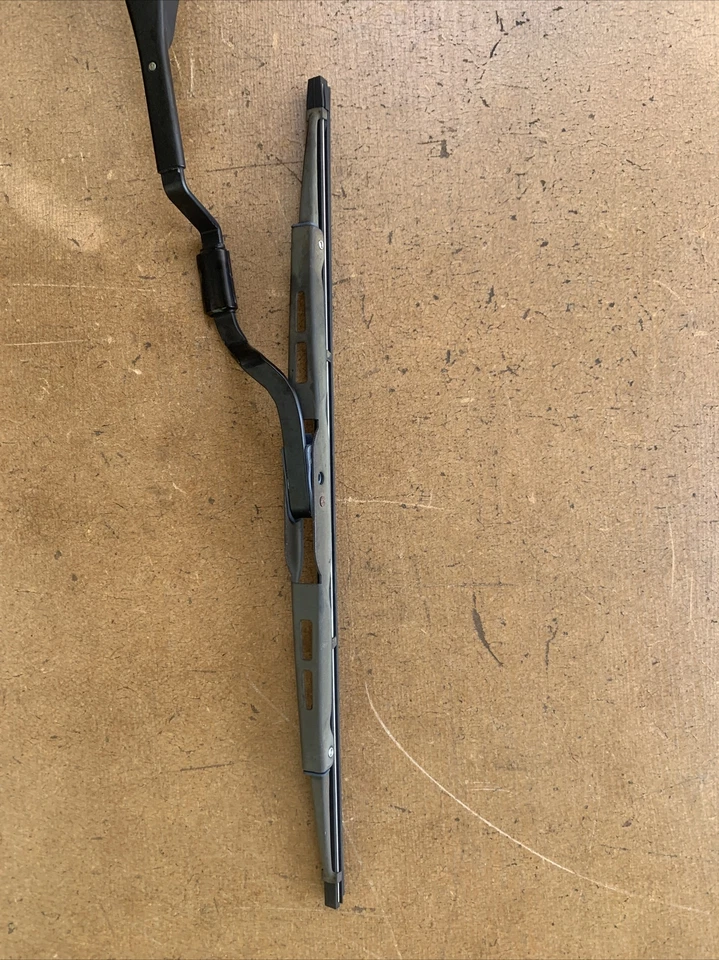 Brazo limpiaparabrisas trasero Infiniti QX4 2001-2003 OEM Foto 4 de 4