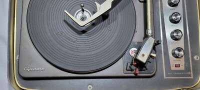 Vintage Columbia Suitcase Record Player Masterwork MKII Garrard