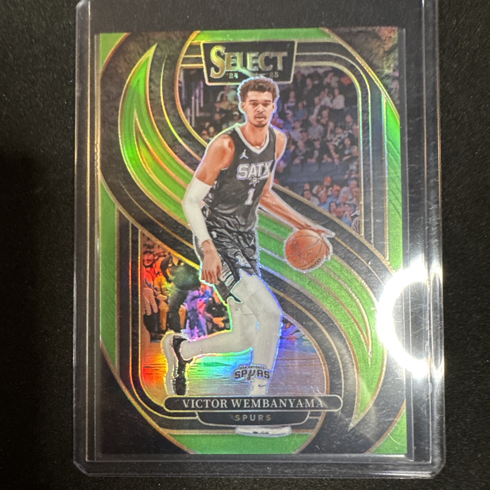 2024-25 Panini Select Victor Wembanyama #102 Premier Level Neon Green Spurs /75