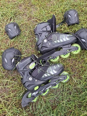 Verstellbare Inline Skates Rollerblades mit Schutzpolstern schwarz Größe UK 1 -3 UK