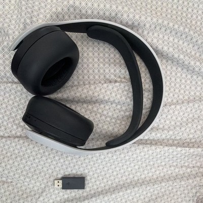 Sony PULSE 3D Wireless RF Gaming Over-Ear Headset Black/White USB Dongle