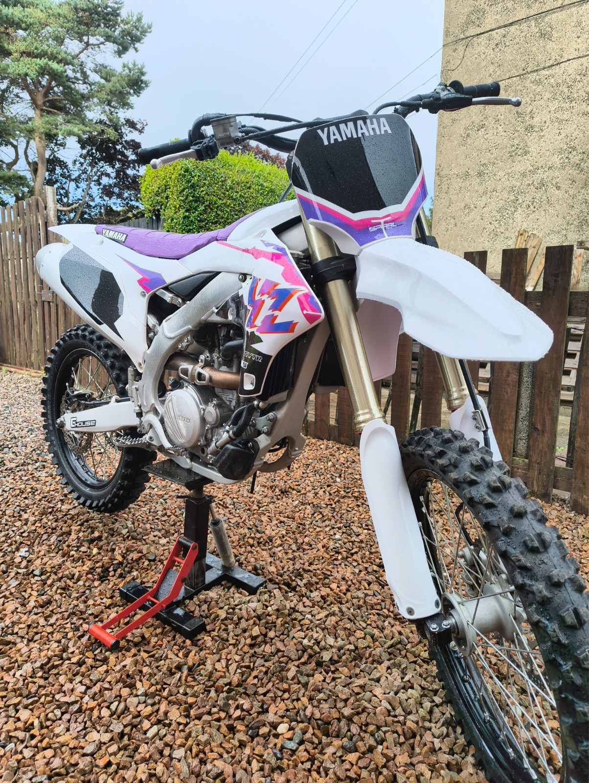 Picture 1 of 19