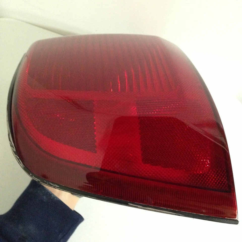 2002-2003 Mitsubishi Galant Left DRIVER Side Tail Light Lamp Assembly OEM Shiny - Image 4 of 4