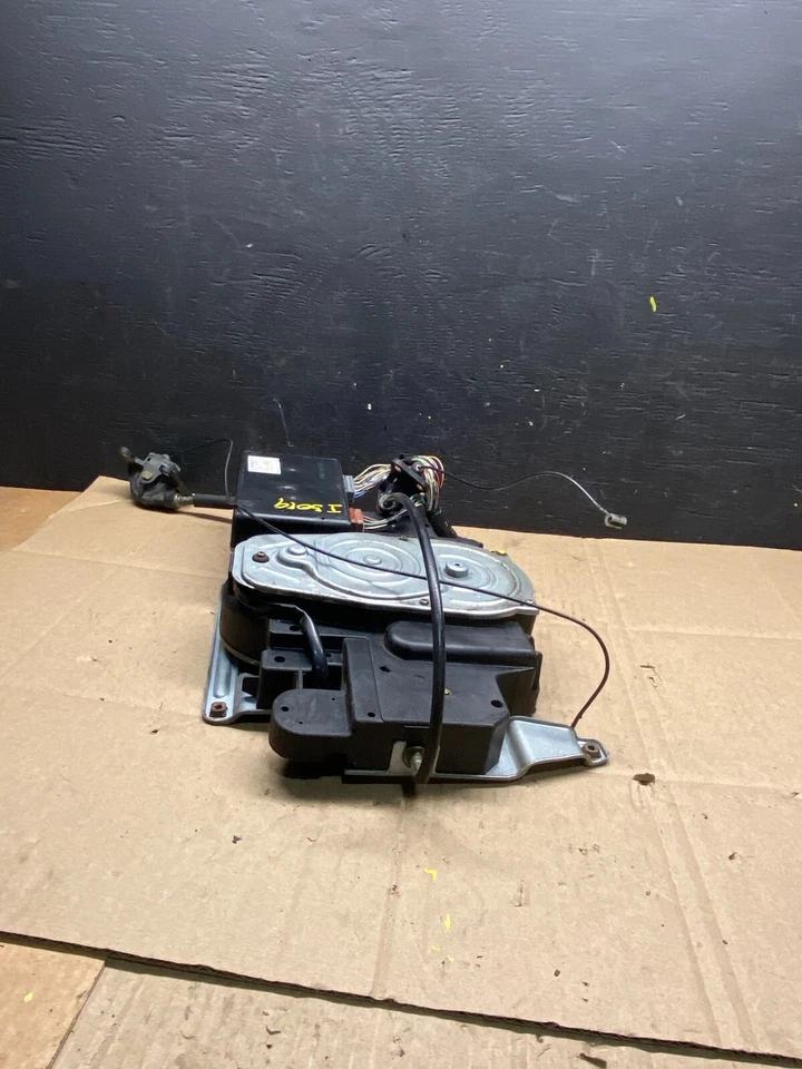 Двигатель раздвижной двери задний правосторонний для Honda Odyssey 1999 - 2004 годов выпуска L5555 DG - Изображение 4 из 4