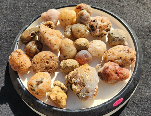 Mixed Agate Nodules Unknown location See Scale for Size 3.3 Pounds See Video