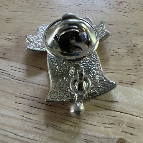 Spilla da bavero Let Freedom Ring stelle strisce campana Disney - Foto 8 di 10