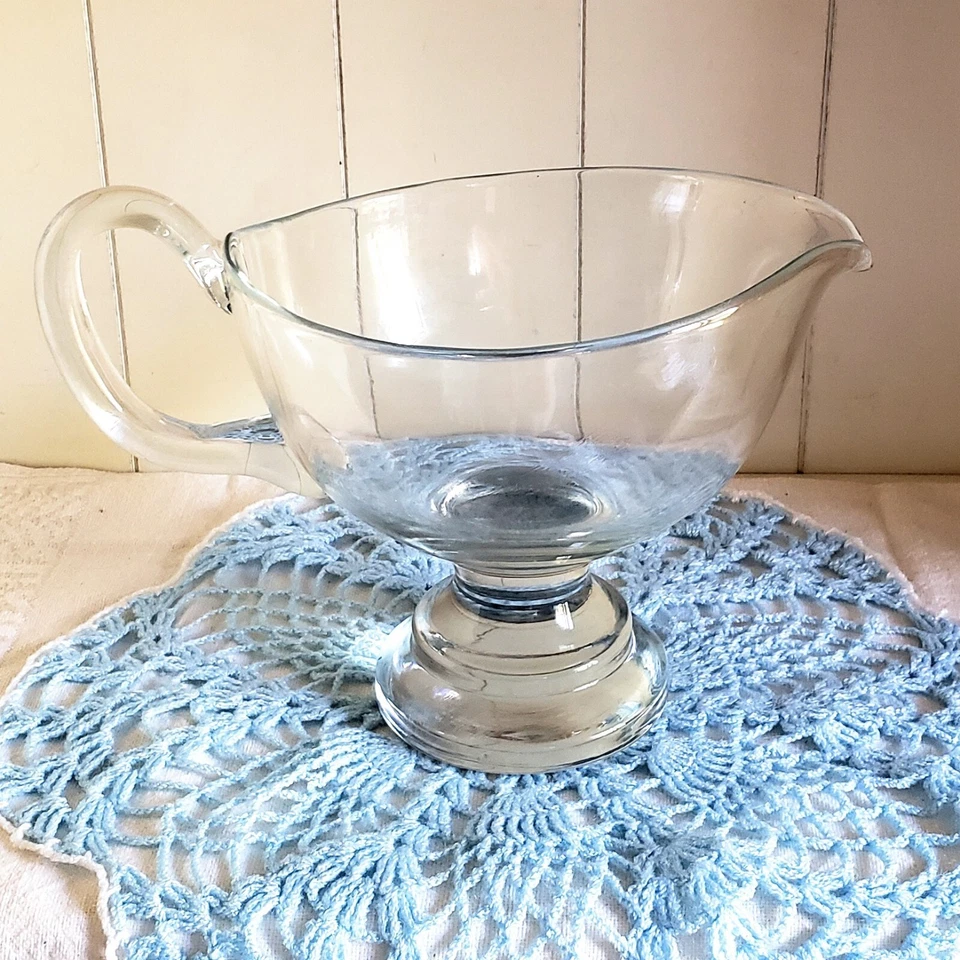 Vintage Clear Glass Pedestal Gravy Boat Sauce Bowl Heavy Depression Type Elegant - Image 1 of 4
