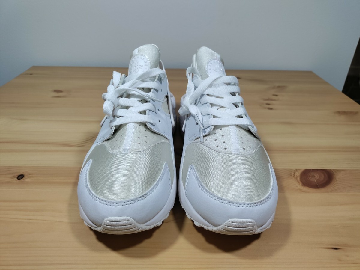 Nike Air Huarache Size 10.5 Mens White Low Running Trainer 318429-111 Nike Mens Air Huarache 318429-111 Triple White Running Shoes  main image 2