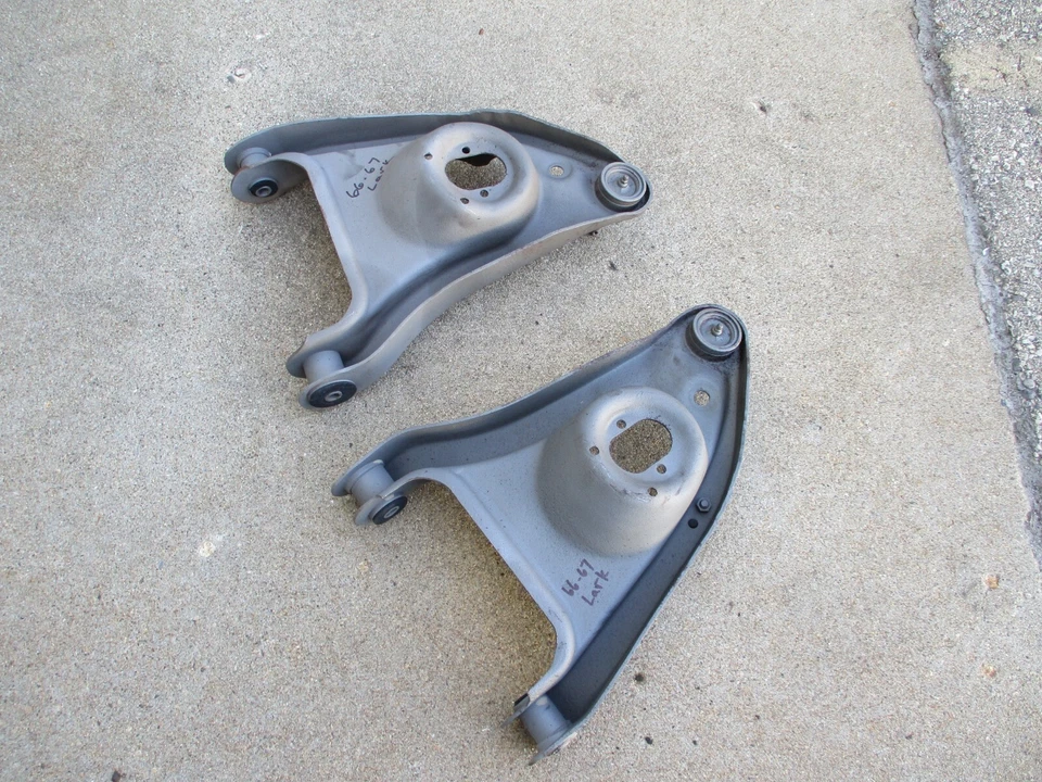 Buick Skylark GS 400 1966 1967 Special Sport Wagon control delantero inferior brazos A Foto 4 de 4