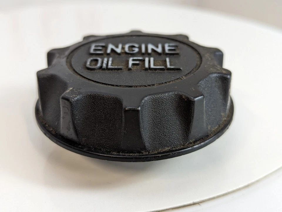 Tapa de llenado de aceite Dodge Shelby Daytona Shadow Chrysler Lebaron Turbo 4483110 Foto 2 de 4