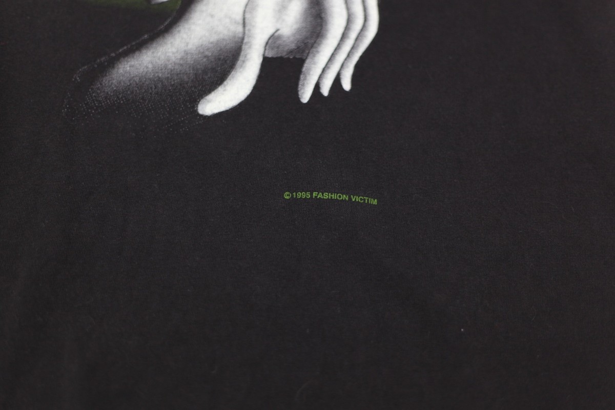 【 幻品 】 alien fashion victim vintage Vintage 1995 Fashion Victim Alien T-shirt Size XL - Etsy
