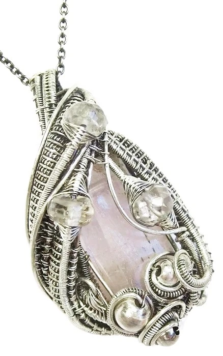Wire-Wrapped Pink Kunzite Crystal Pendant in Sterling Silver with Morganite Foto 3 de 4
