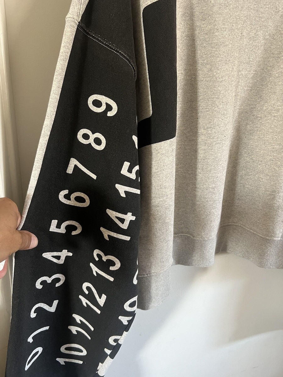 Maison Margiela Logo Print Cropped Sweatshirt Size 52 (XL Maison Margiela Logo Print Cropped Sweatshirt Size 52 (XL
