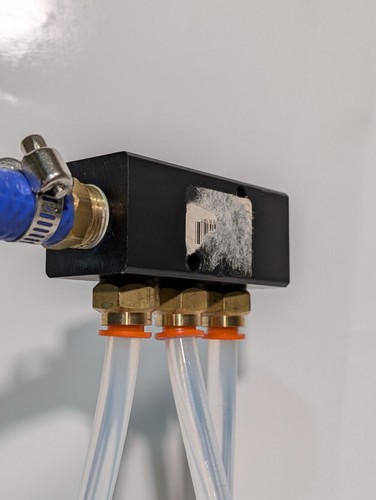 Water Purifier Assembly: 3 Dynalene IC-093-06 w/ Polyconn PCM20-250-03B Manifold - Picture 4 of 14