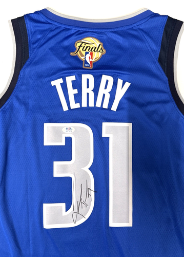 JASON TERRY Signed Autographed Dallas Mavericks Jersey w/ COA PSA/DNA AO78314 - Picture 3 of 4