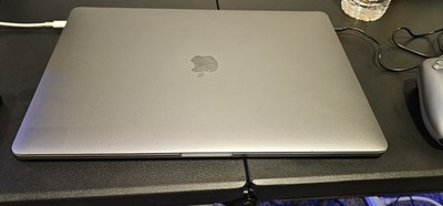 Apple MacBook Pro 15-inch A1707 (2016) Intel I7, 16GB RAM, 256GB SSD, Silver