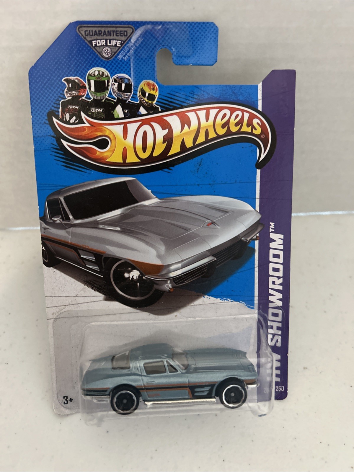Hot Wheels 2013 HW Showroom '64 Corvette Sting Ray #204/250