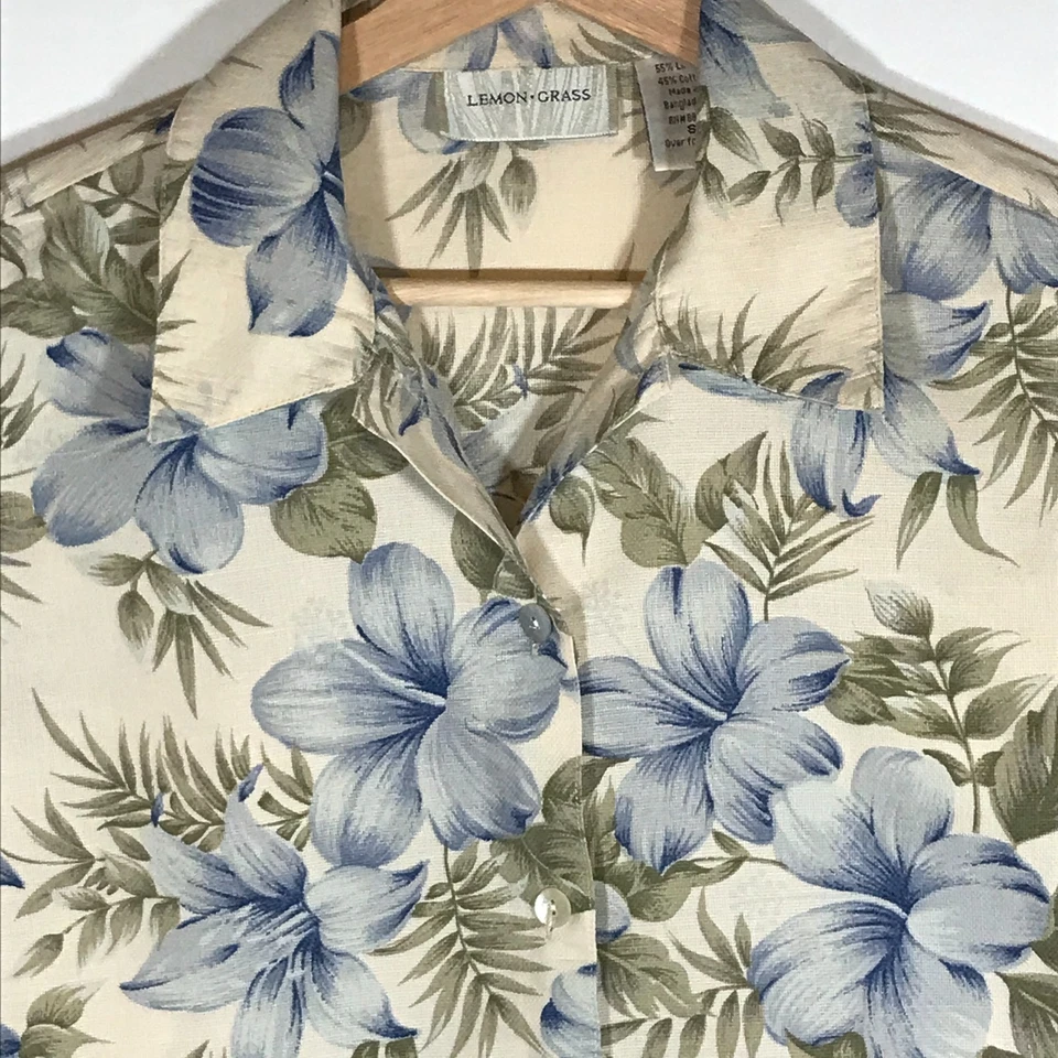 Lemon Grass Women's Small Floral Hawaiian Aloha Button Up Short Sleeve Shirt - Image 2 of 4
