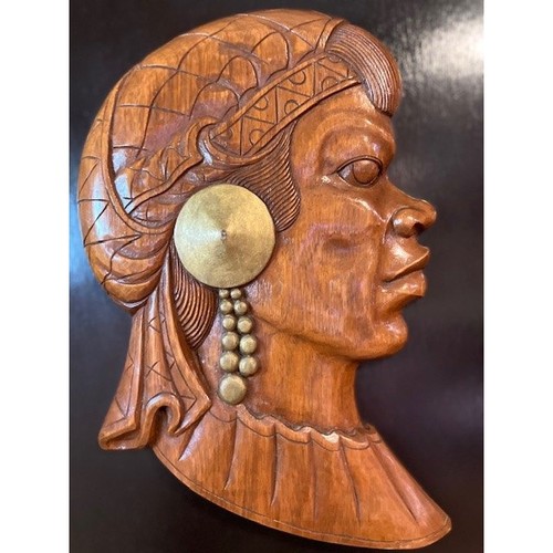 Vintage Handcrafted Carved Wooden Tribal Man Wall Art Sculpture Plaque 21 x 18 - Picture 2 of 9