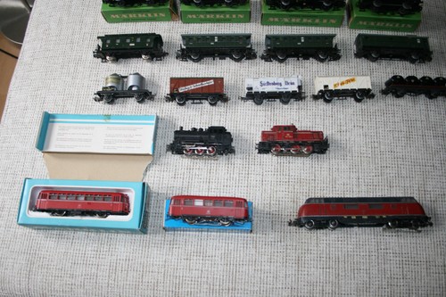 Konvolut Märklin HO Personenanhänger Güteranhänger Lokomotiven - Bild 2 von 9