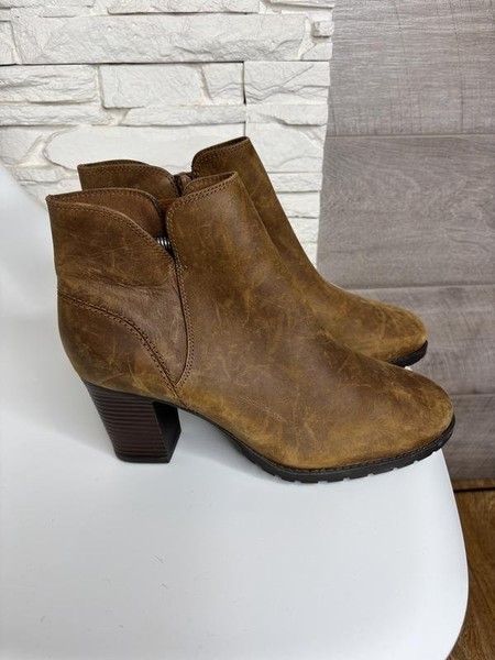 Women Clarks Boots Brown Nubuck 42 #1PCF