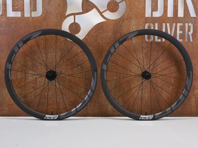 ZIPP 303 FIRECREST TUBELESS LAUFRADSATZ / SRAM XDR / CARBON / CENTERLOCK