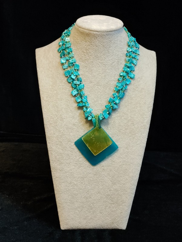 Beautiful Coldwater Creek Faux Turquoise Fun And Colorful Necklace
