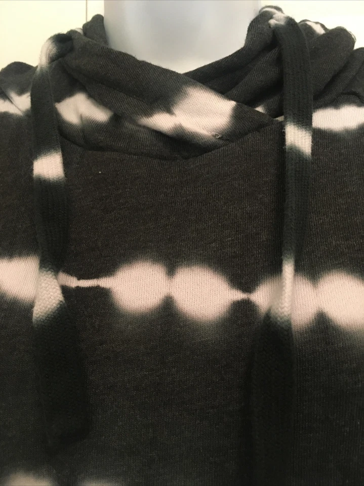 Sudadera con Capucha Green Tea Talla M LS Split Gris Oscuro Blanco Tie Dye Cómoda Usada en Excelente Condición! Foto 2 de 4