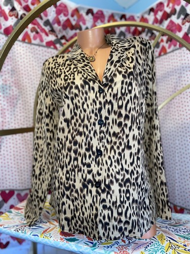 HXN women’s Sz L long Sleeved animal print Button Down Blouse (R)