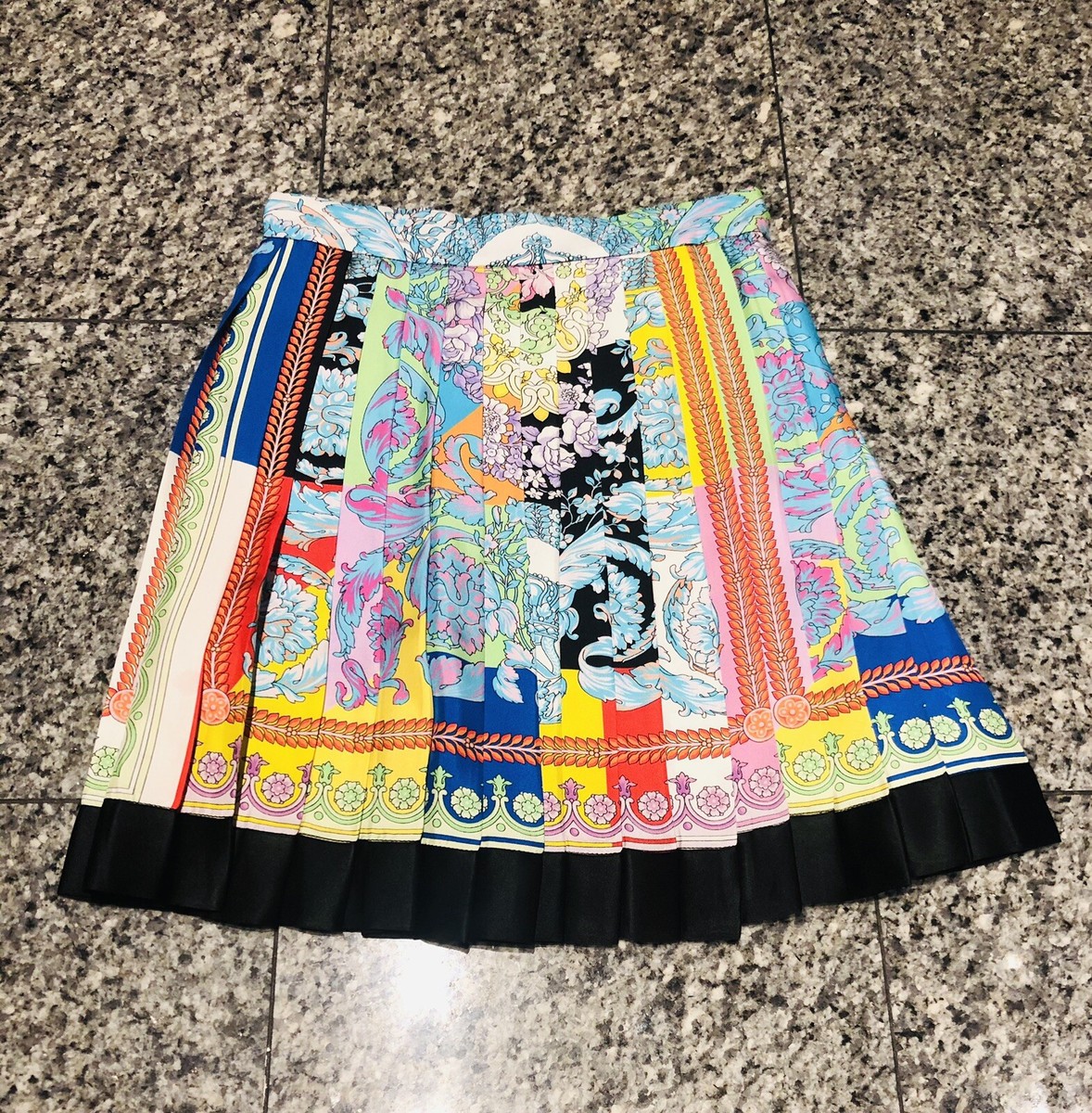 Versace 2019 Baroque Print 100% Silk Pleated Mini Skirt | eBay